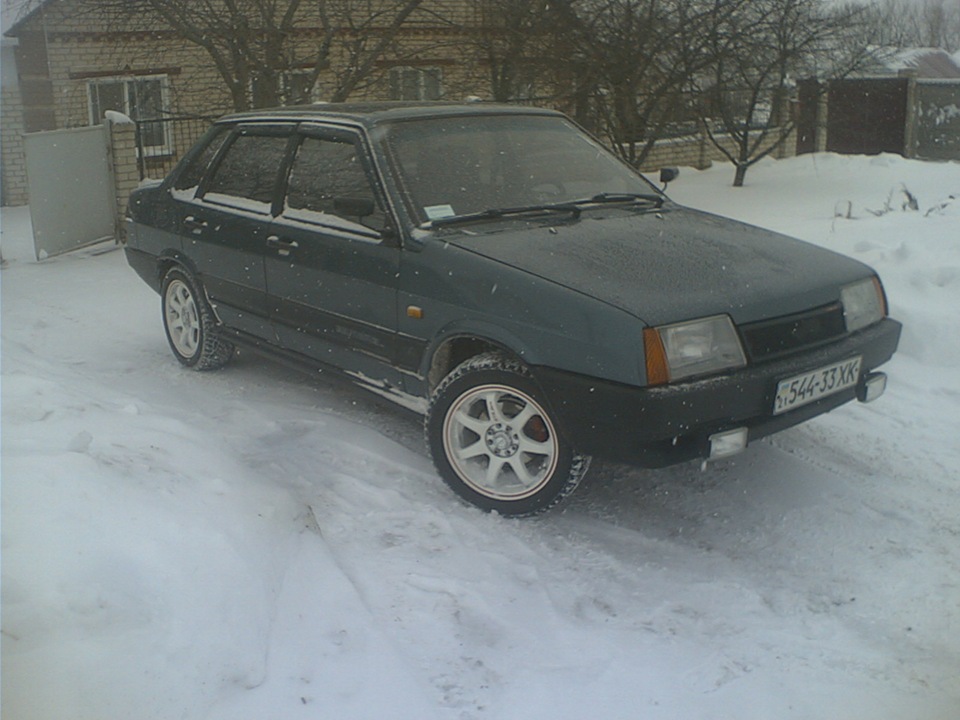 стукає, хочу сюди Lenso r17)) 4