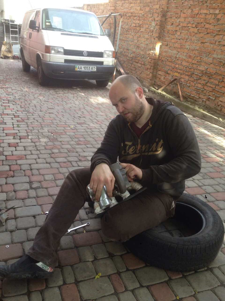 Знедолений підкапоткою мотор знову лізе назад загинаючи під собою гіганські косяки риб! -WAT?! 2