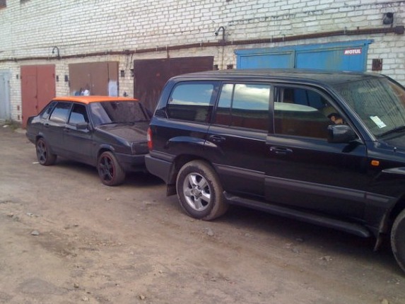 Помаранчевий дах і знову помаранчеві диски 3