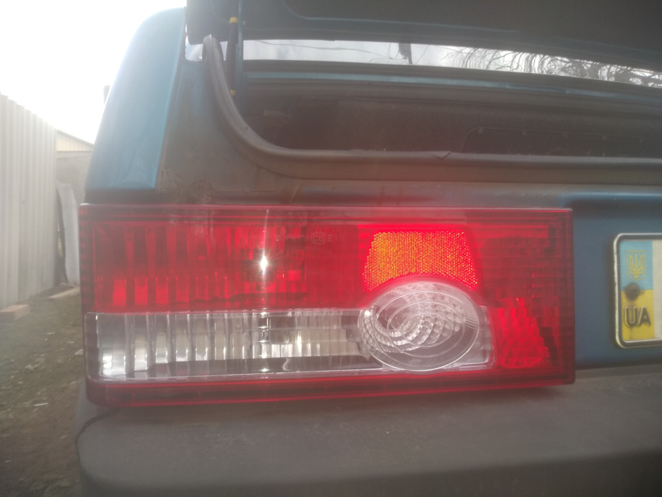 Нові ліхтарі або стопи 1