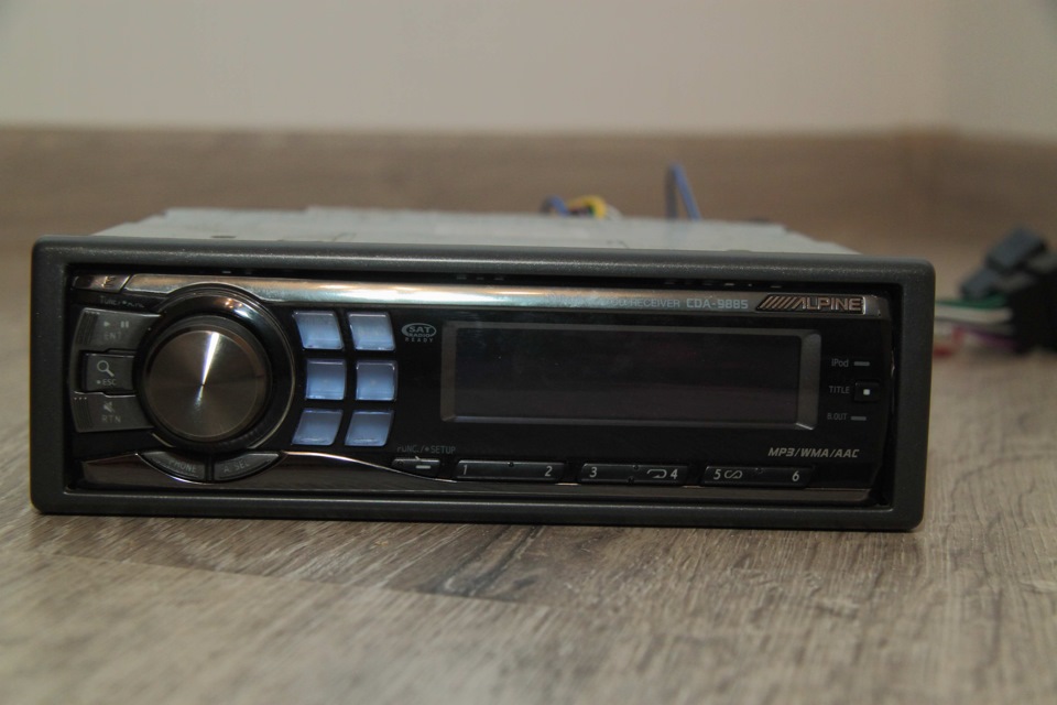 Alpine cda-9885 2