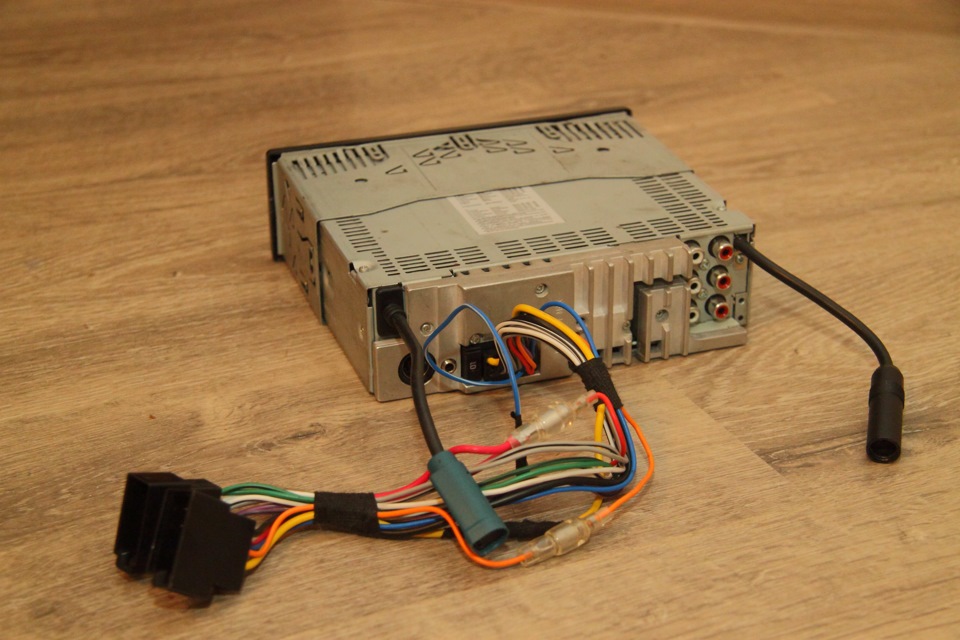 Alpine cda-9885 4
