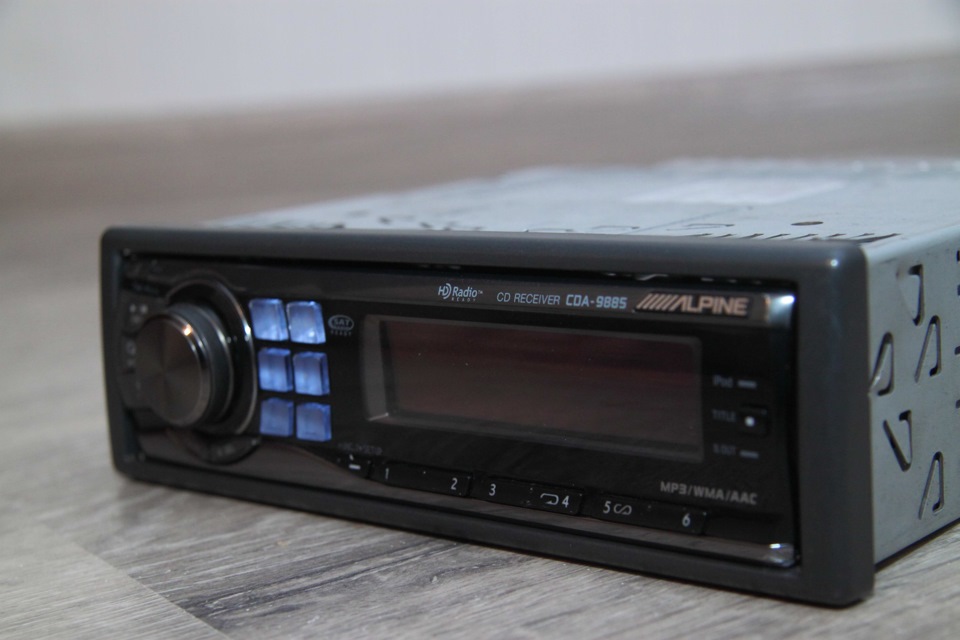 Alpine cda-9885 3
