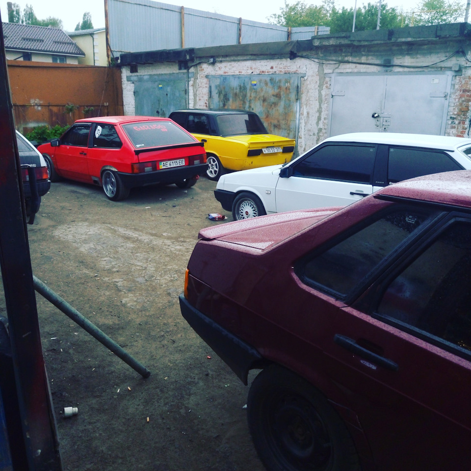 Мрія життя, HELLA (yellow) MORETTE, заварив всі заводкі дірочки, наводжу підлогу в порядок для знешумлення :) 3