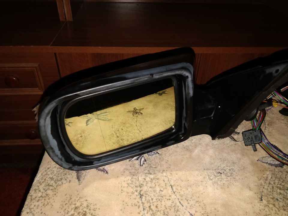 Дзеркала від БМВ 39, лючок бензобака від мотоцикла, замки капота. 2