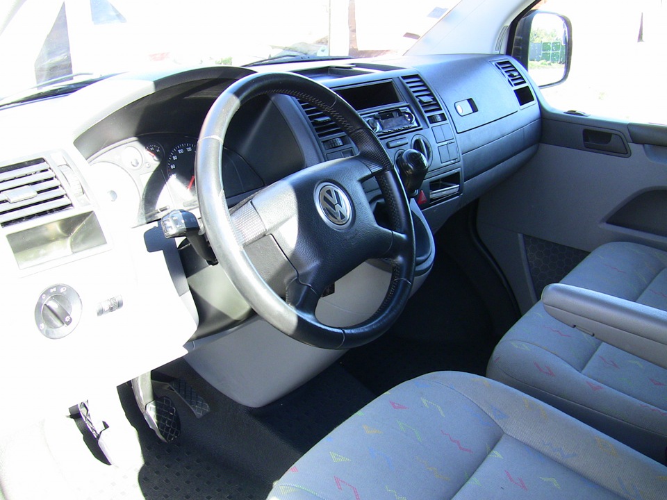 Продам Volkswagen Transporter T5 1