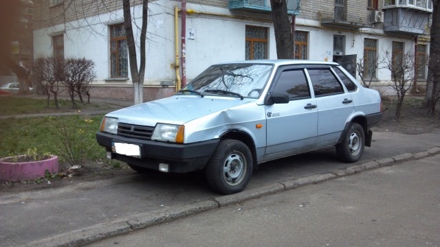 Пам'яли крило на стоянці 2
