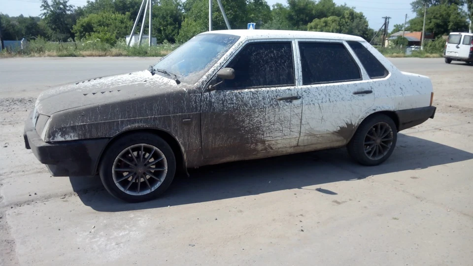 трохи потонув