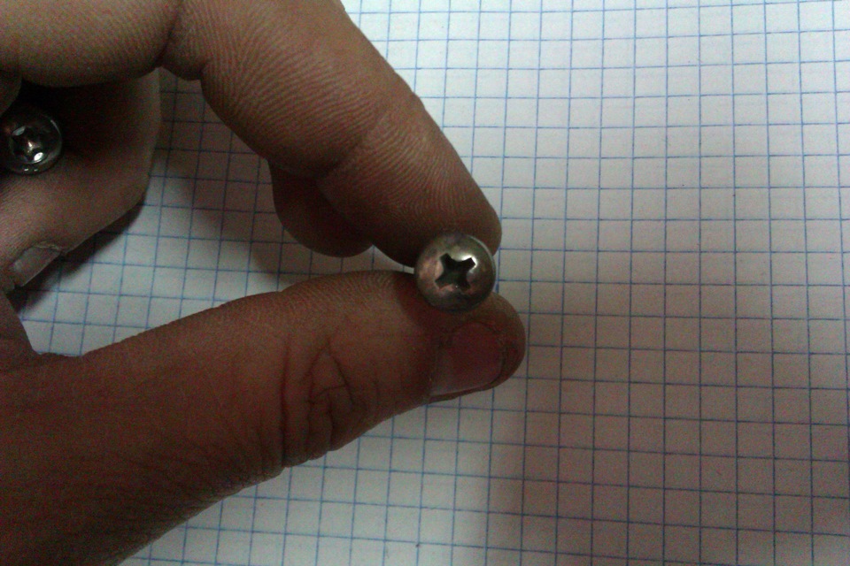 Гвинти на номерний знак! 2
