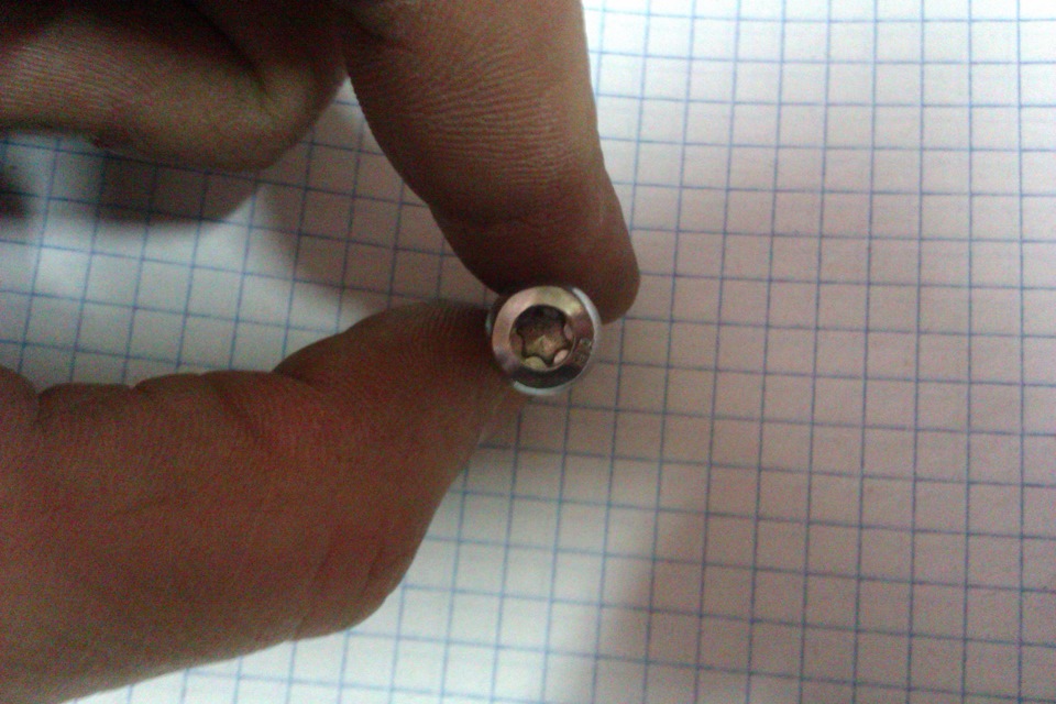 Гвинти на номерний знак! 4