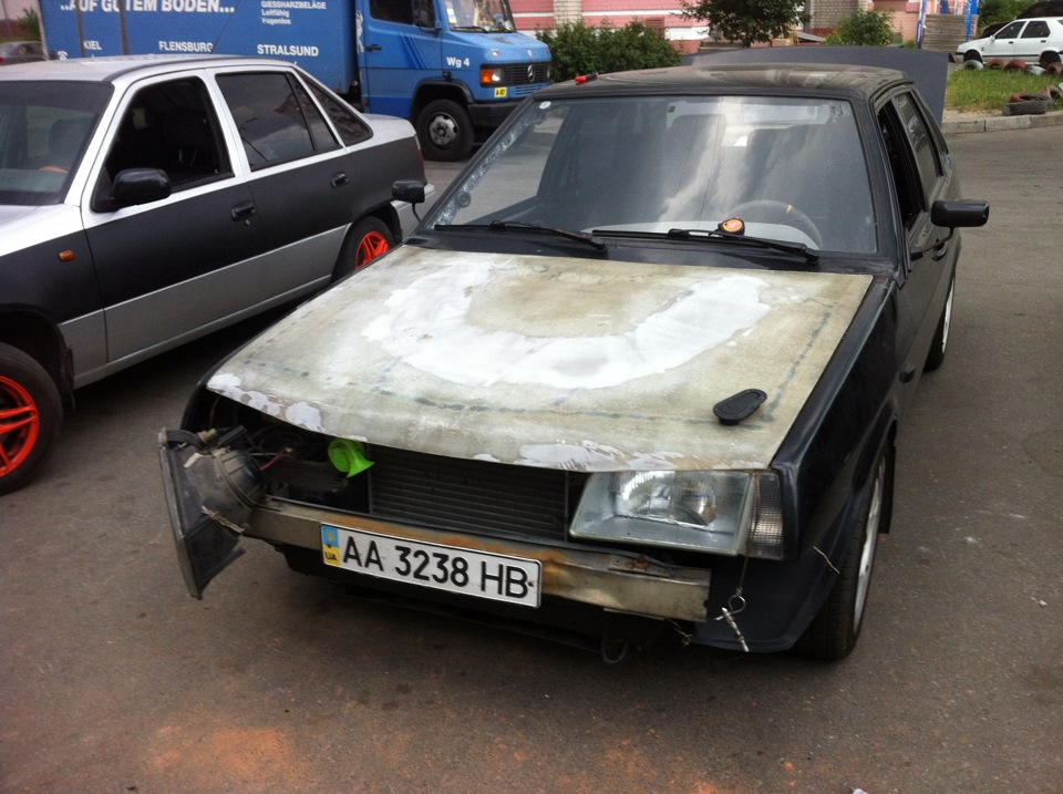 Капот та замки D1 2
