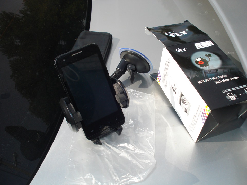 Автомобільні утримувачі для смартфонів 1