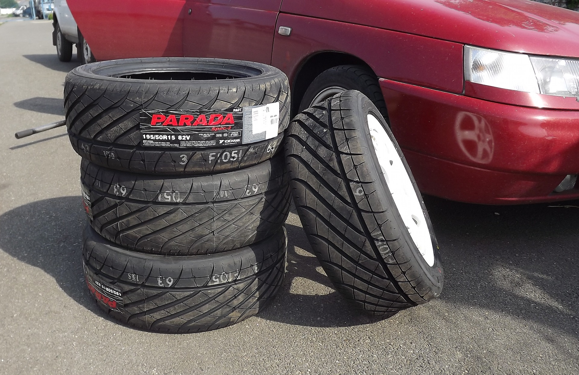 Yokohama PARADA SPEC2 1