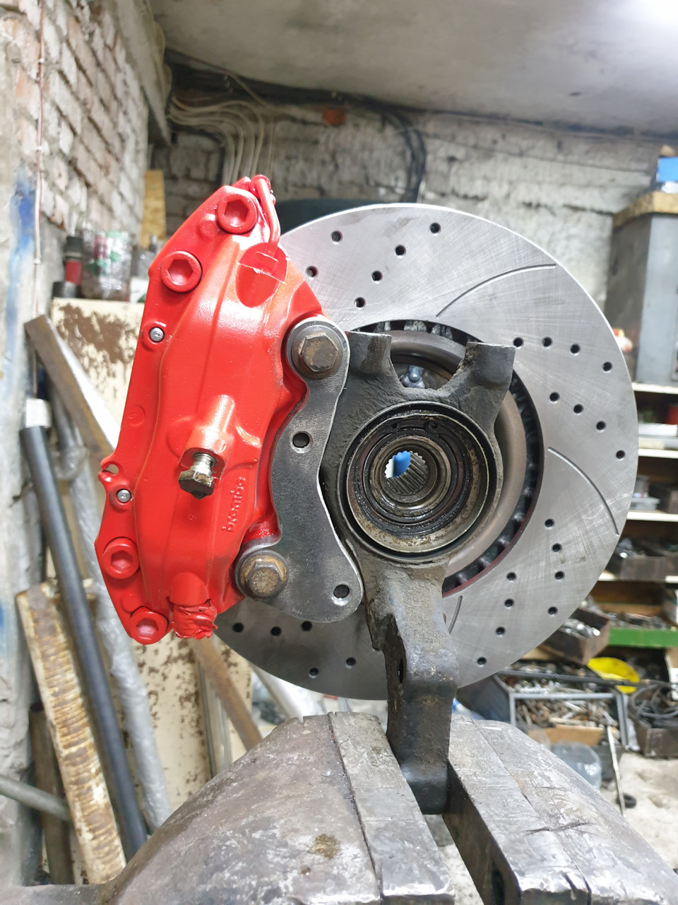 Довгоочікувані гальма brembo 4 pot 3