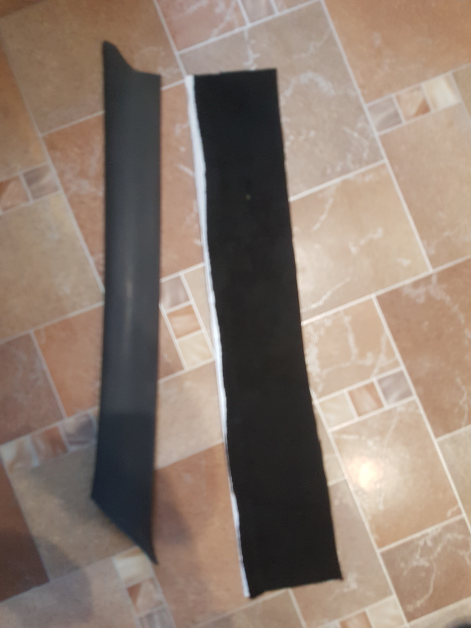 Перетяжка стоек алькантарой 3
