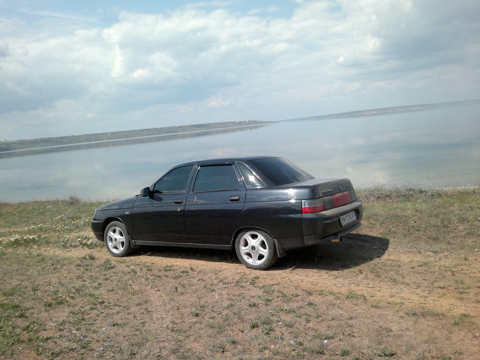 Фото на тлі лиману ... 2