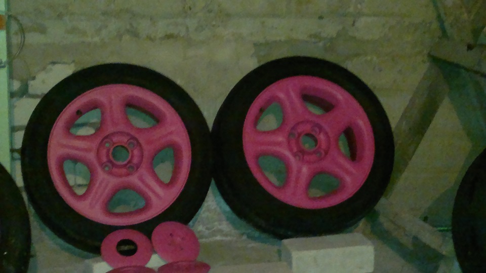 Фарбування дисків у рожевий колір Plasti Dip частина 3 1