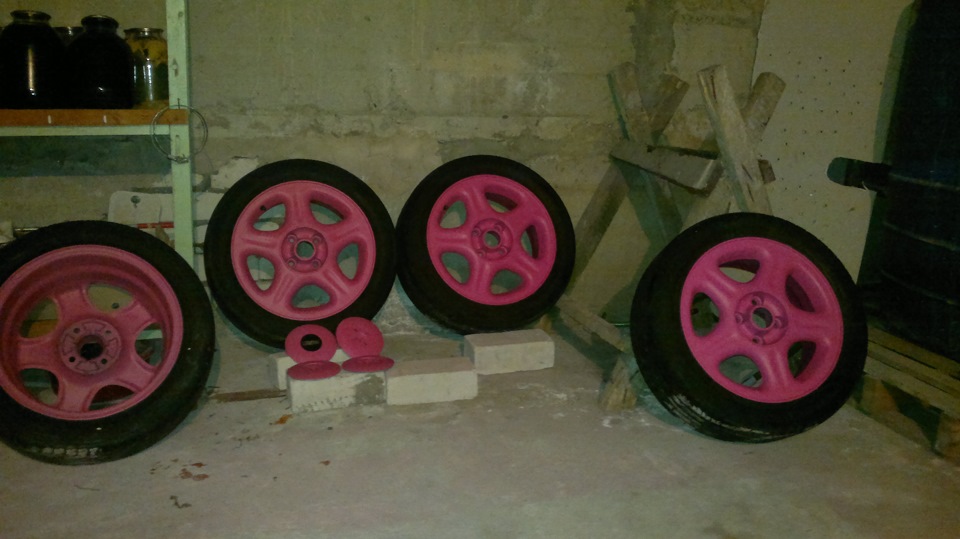 Фарбування дисків у рожевий колір Plasti Dip частина 3 3