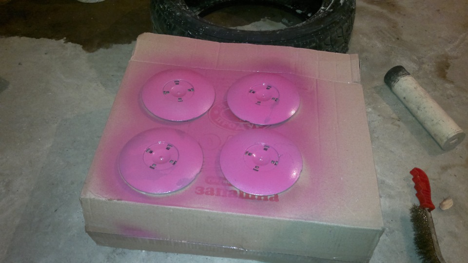 Фарбування дисків у рожевий колір Plasti Dip 4
