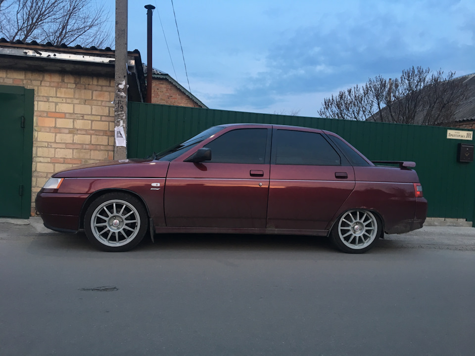 На ВСМПО Веста R16 + Toyo T1R 195/45 2