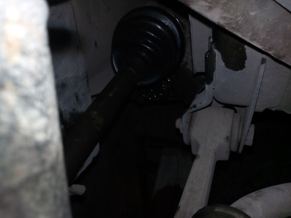 163 тис Заміна лівих пильовиків Шрус і лівого переднього ступичного. 3