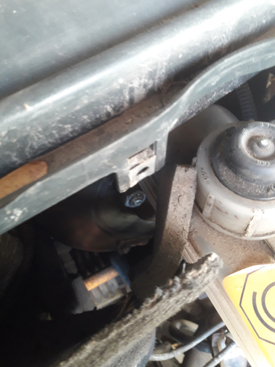 Заміна вакуумного підсилювача гальм 4