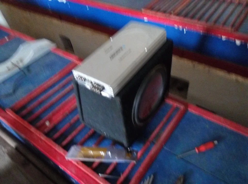 установка сабвуфера