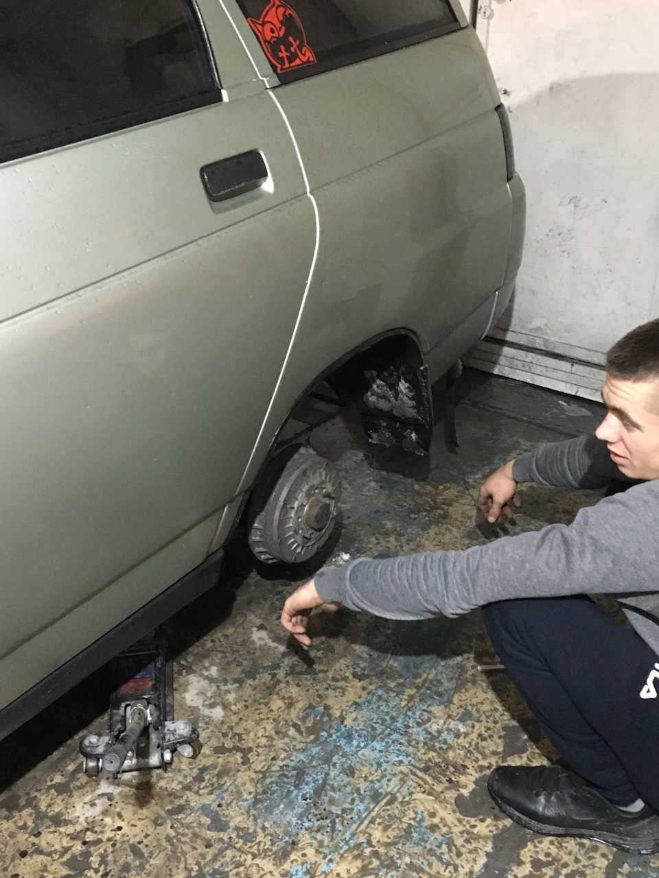 Заміна гальмівних колодок 1