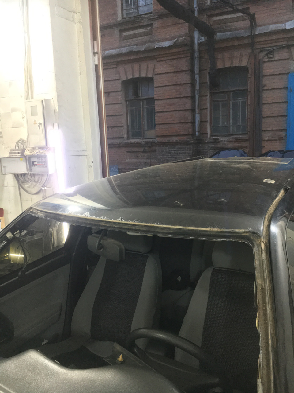 Фарбування даху та рейлінгів під лак 1