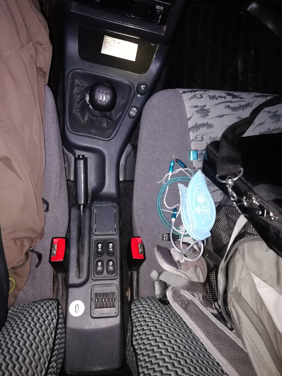 Полиця під всяке замість попільнички 4