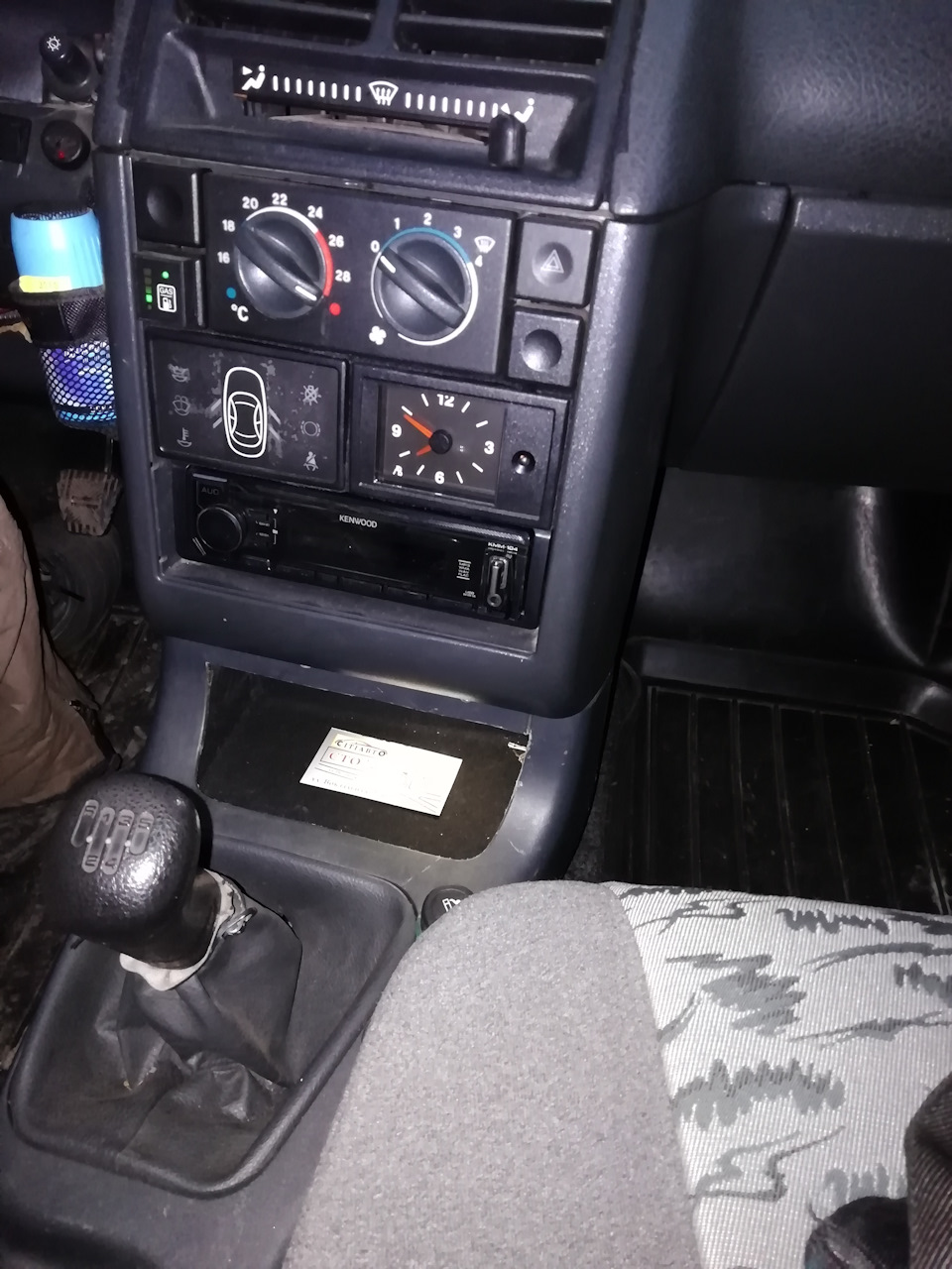 Полиця під всяке замість попільнички 5