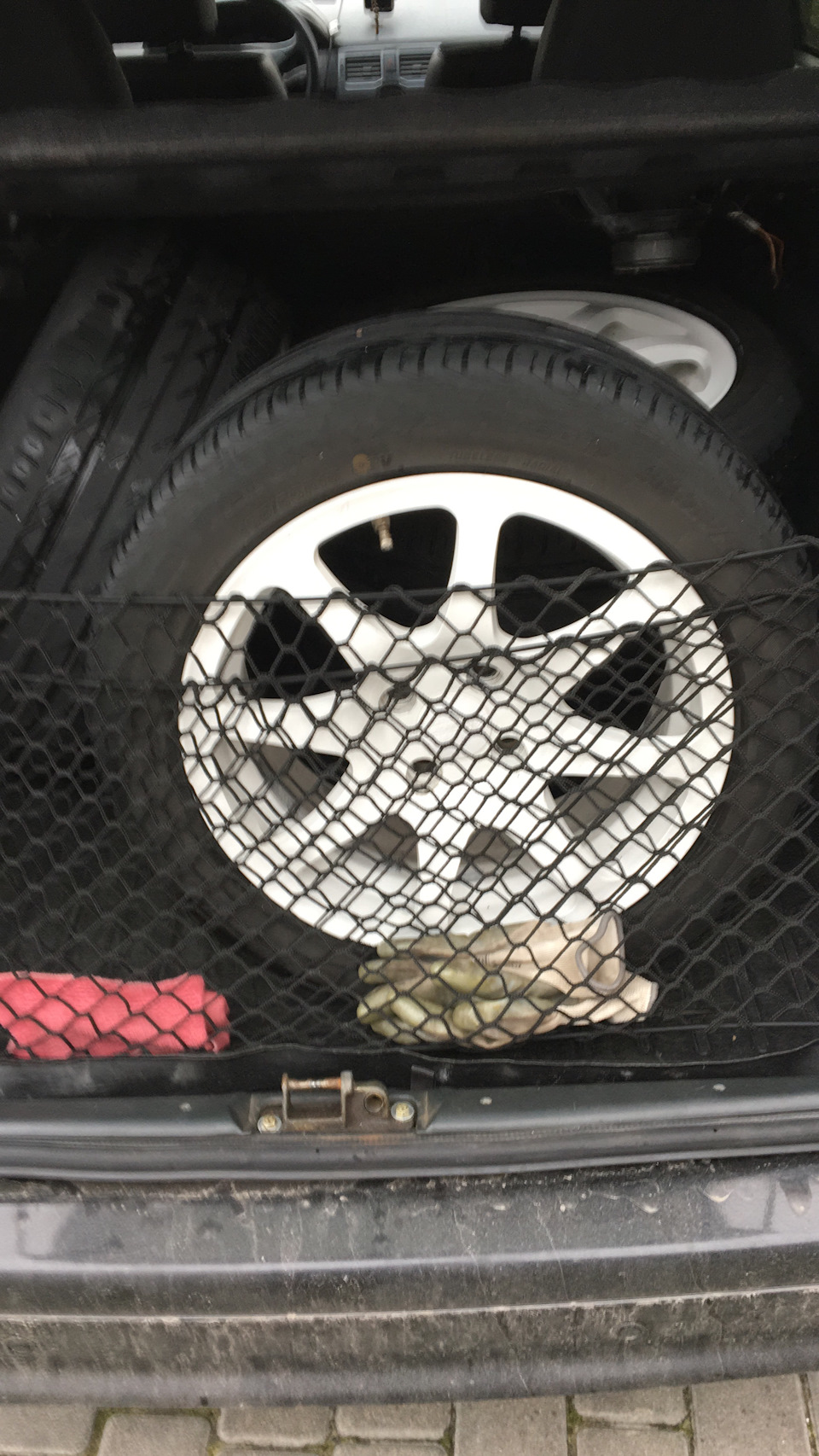 Нові зимові гуми R14 Pirelli Ice Zero 2