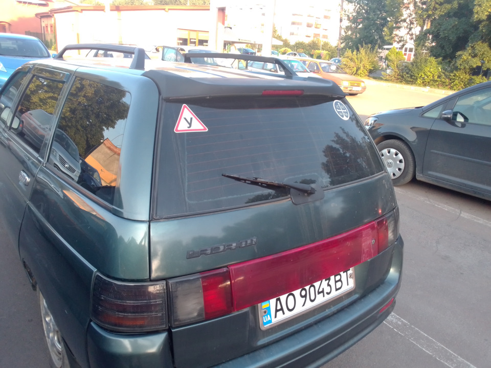 Спойлер на місці 1