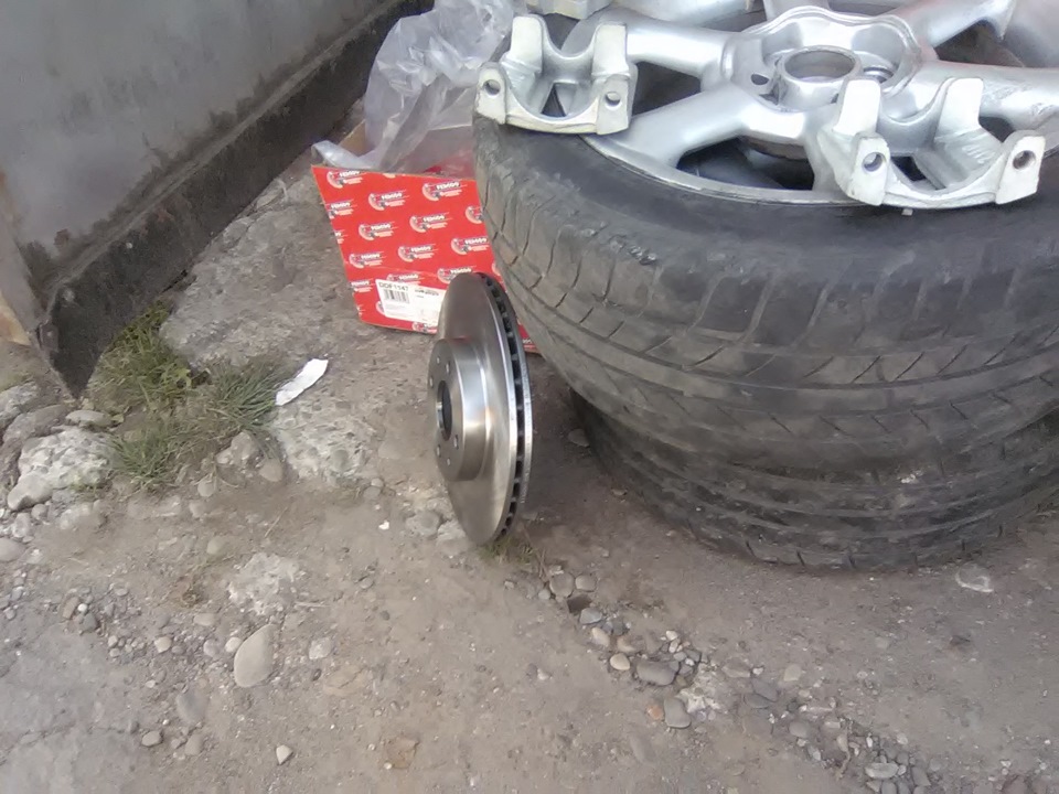 Заміна передніх гальм 2