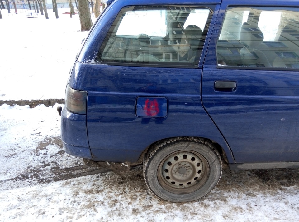 Лючок бензобака. 2