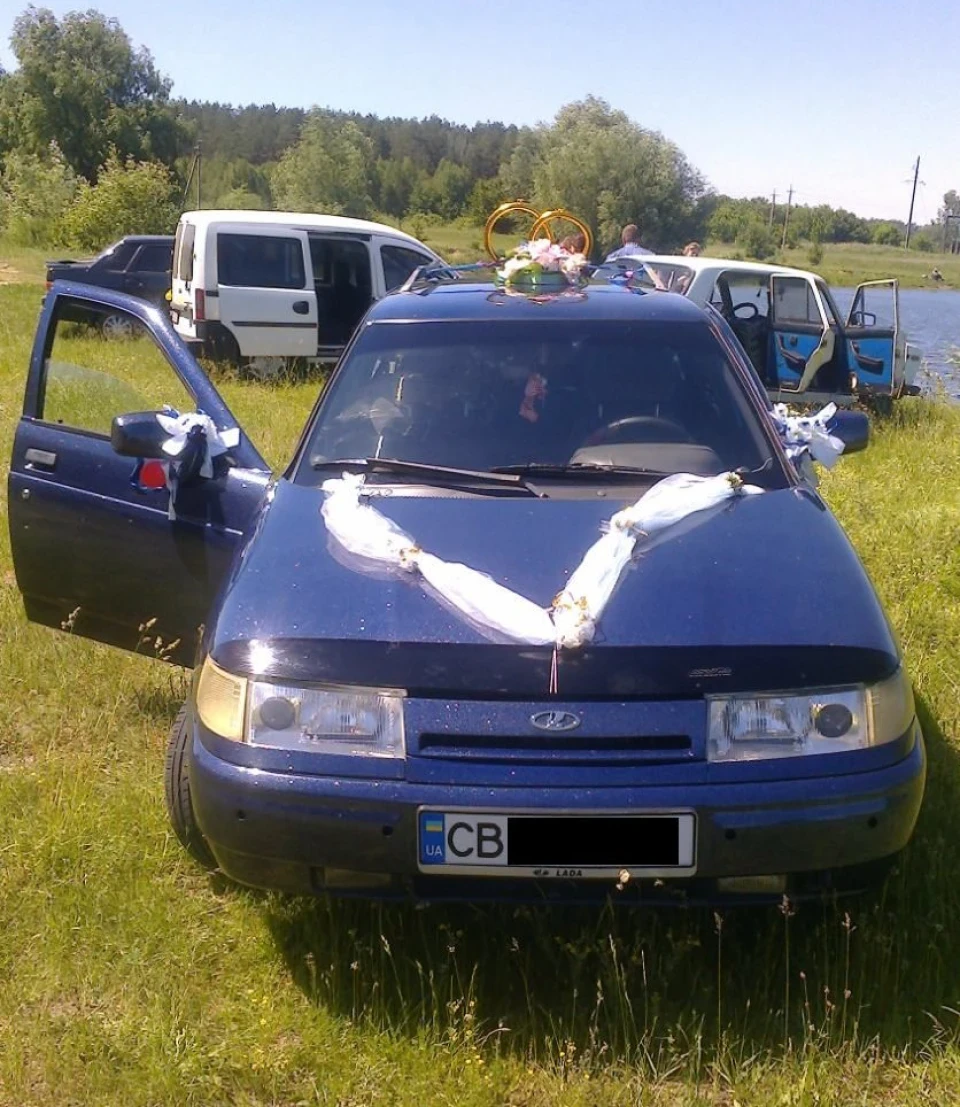 Життя продовжується.