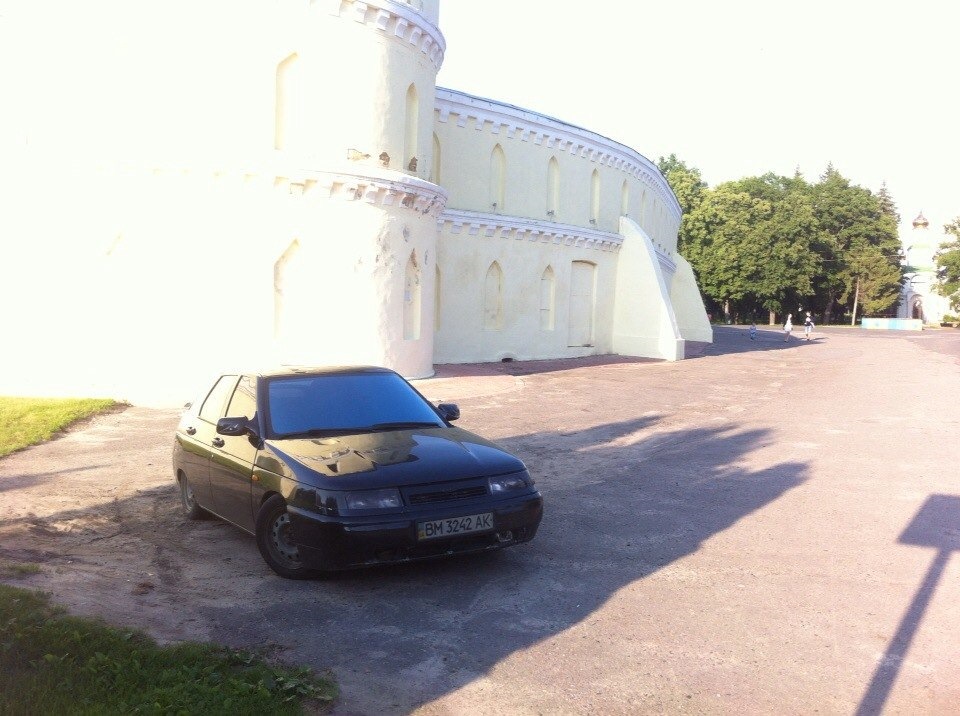 Фото біля Круглого Двору 3