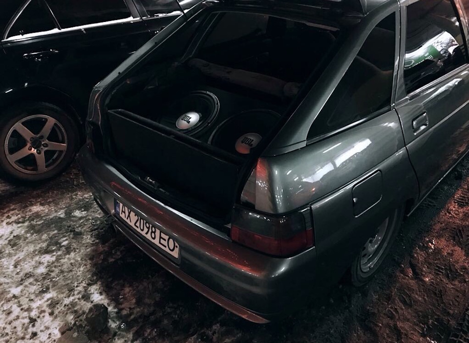 Два JBL GTO 1514 1