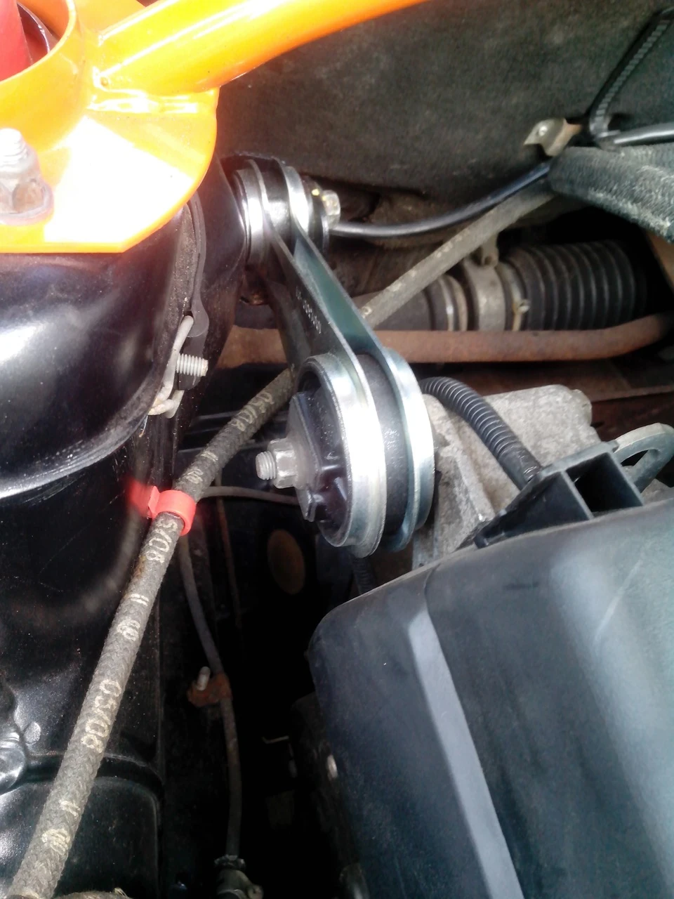 Заміна Подушки Двигуна