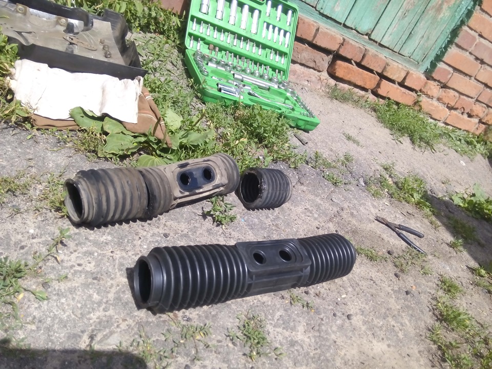 Пильовик рульової рейки 3