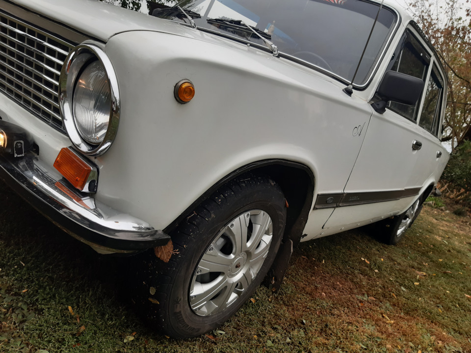 Другий автомобіль, який у сім'ї з 2007 року. ВАЗ 21011 1