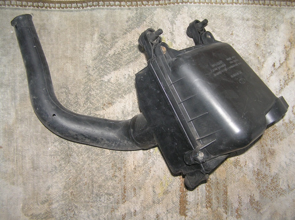 Повітряний фільтр від Ford Focus II 1