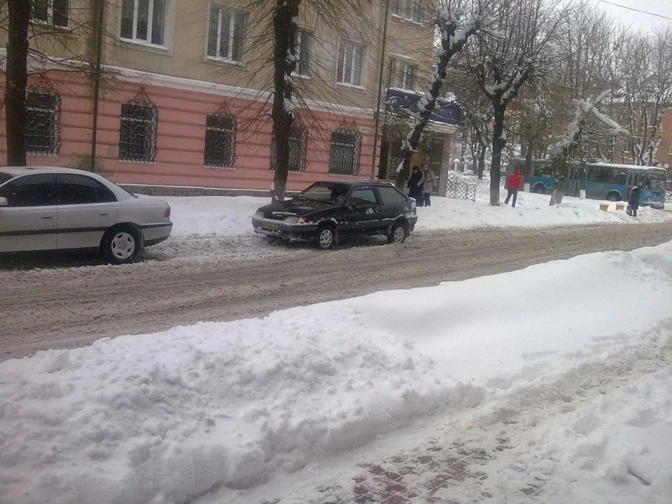 Продав свою трінашку.