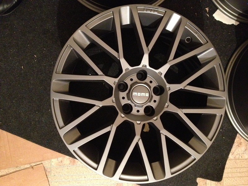 Продам итальянский оригинал MOMO R18, 5*114.3 ET35 8J*18 H2 3