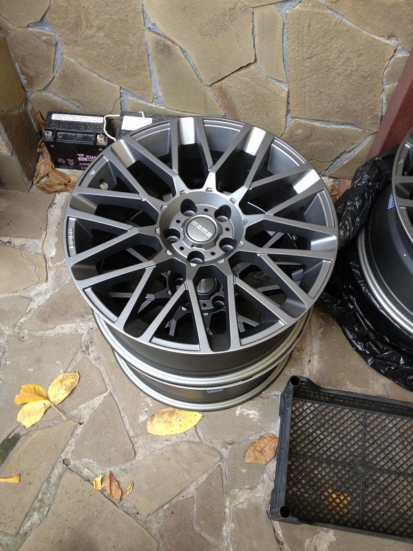 Продам итальянский оригинал MOMO R18, 5*114.3 ET35 8J*18 H2 1