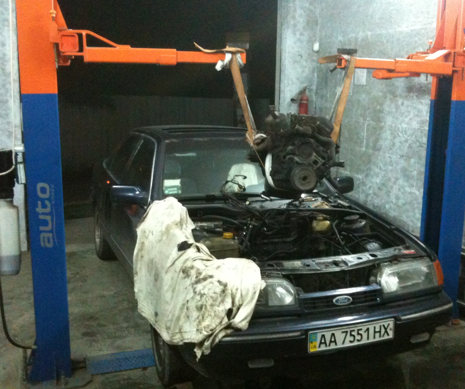 Пару ночей ford scorpio у гаражі. 4