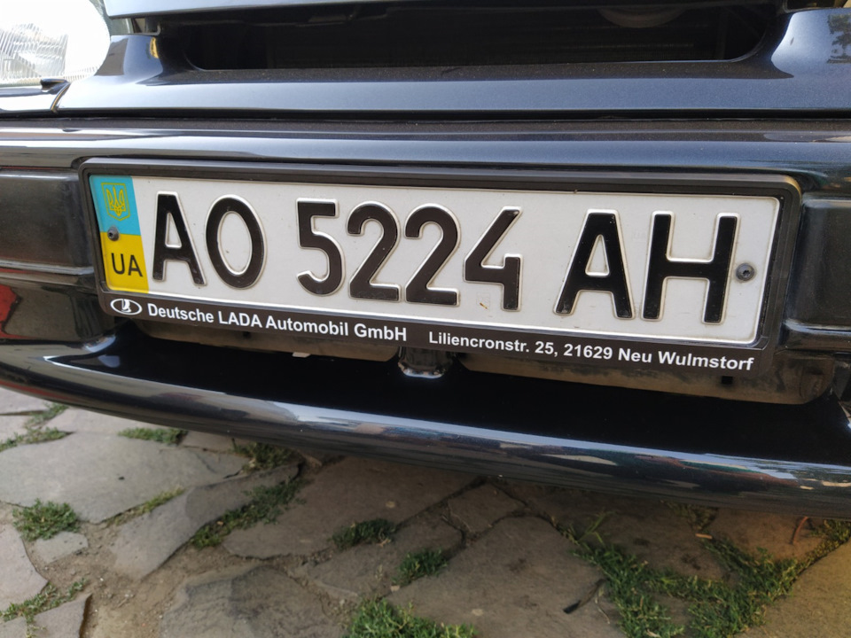 Рамка номера Deutsche LADA 5