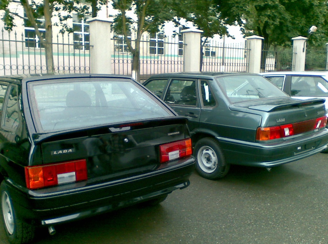 в автосалоні 3