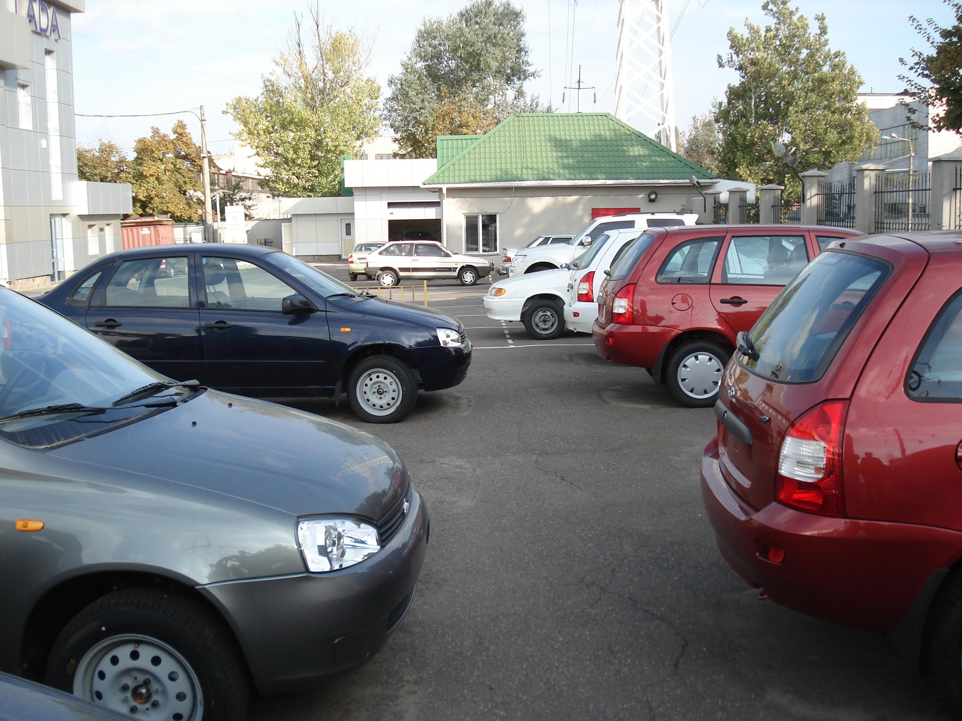 Моменти в автосалоні 3