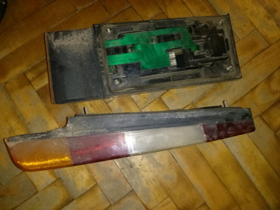 Задні ліхтарі 5